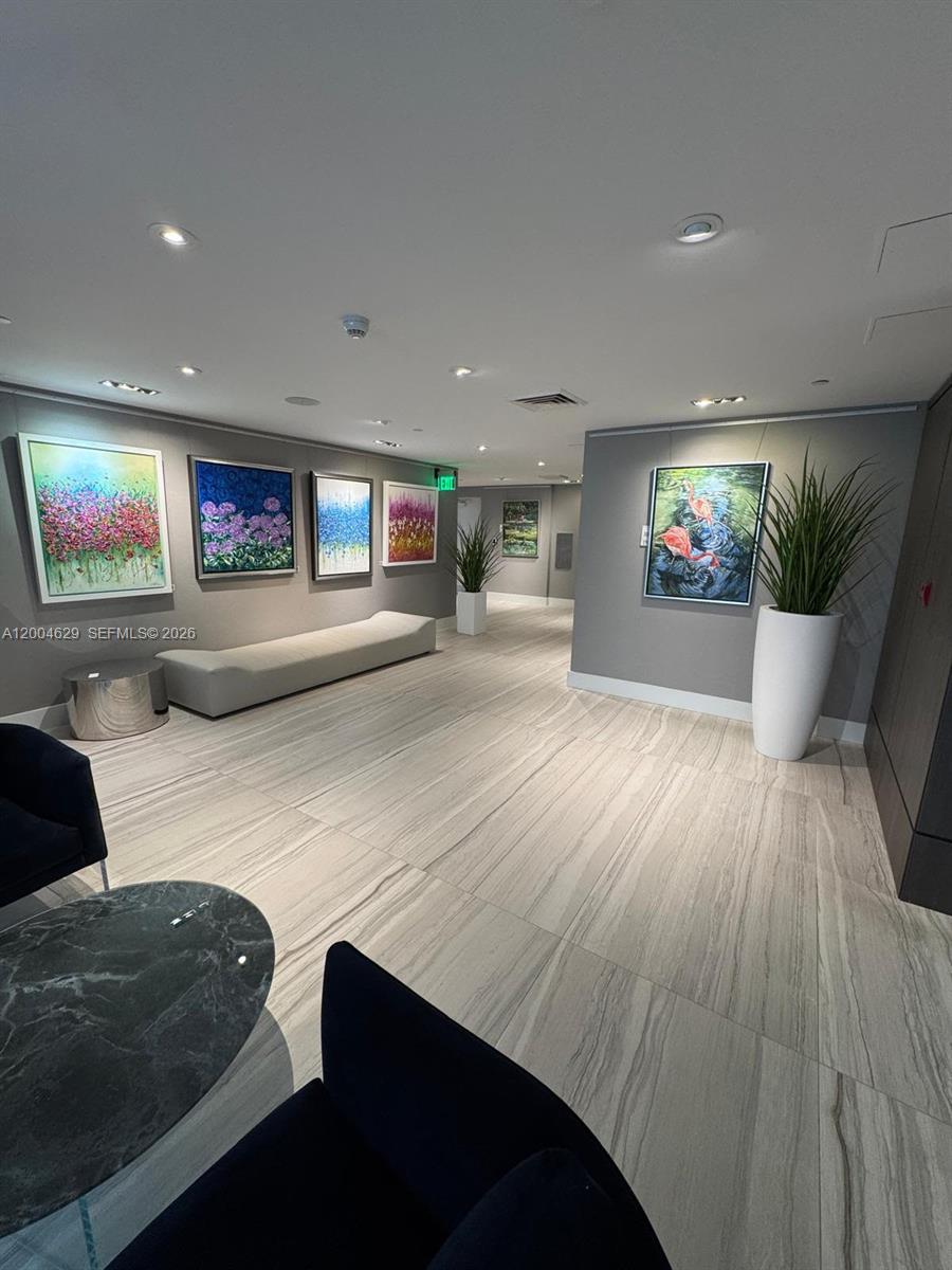 304 1 / 2 1113 sq. ft. $ 2026-04-20 0 Photo