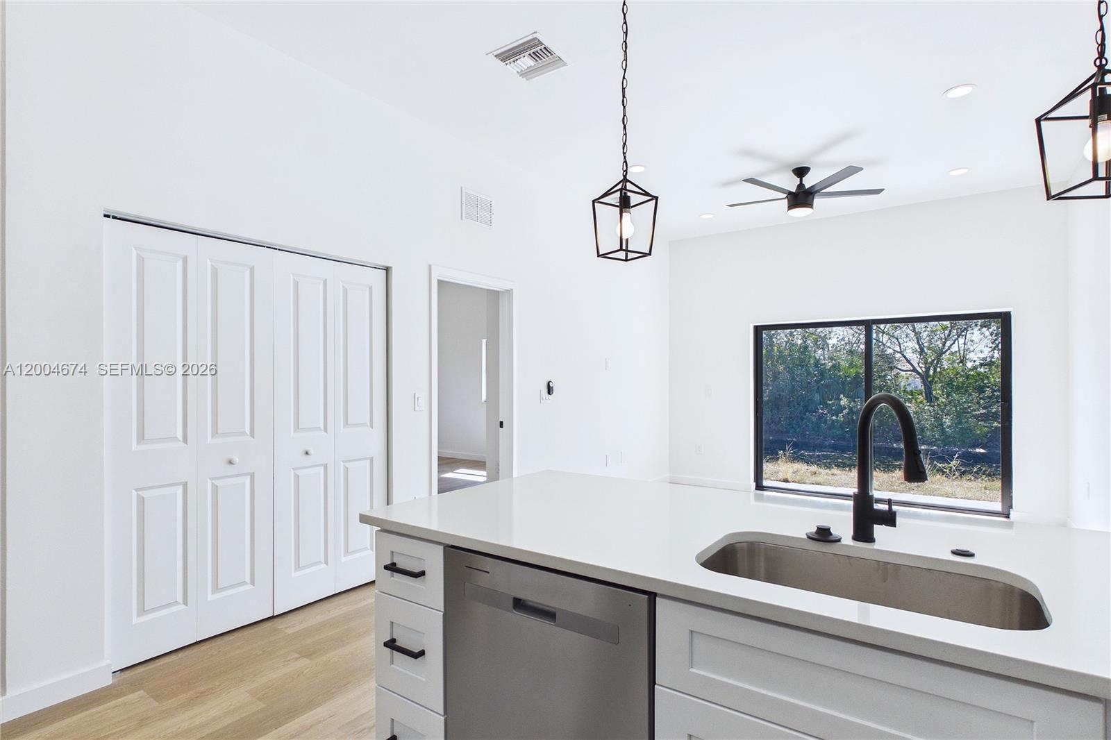 Ver detalles / 2316 sq. ft. $ 2026-04-20 0 foto