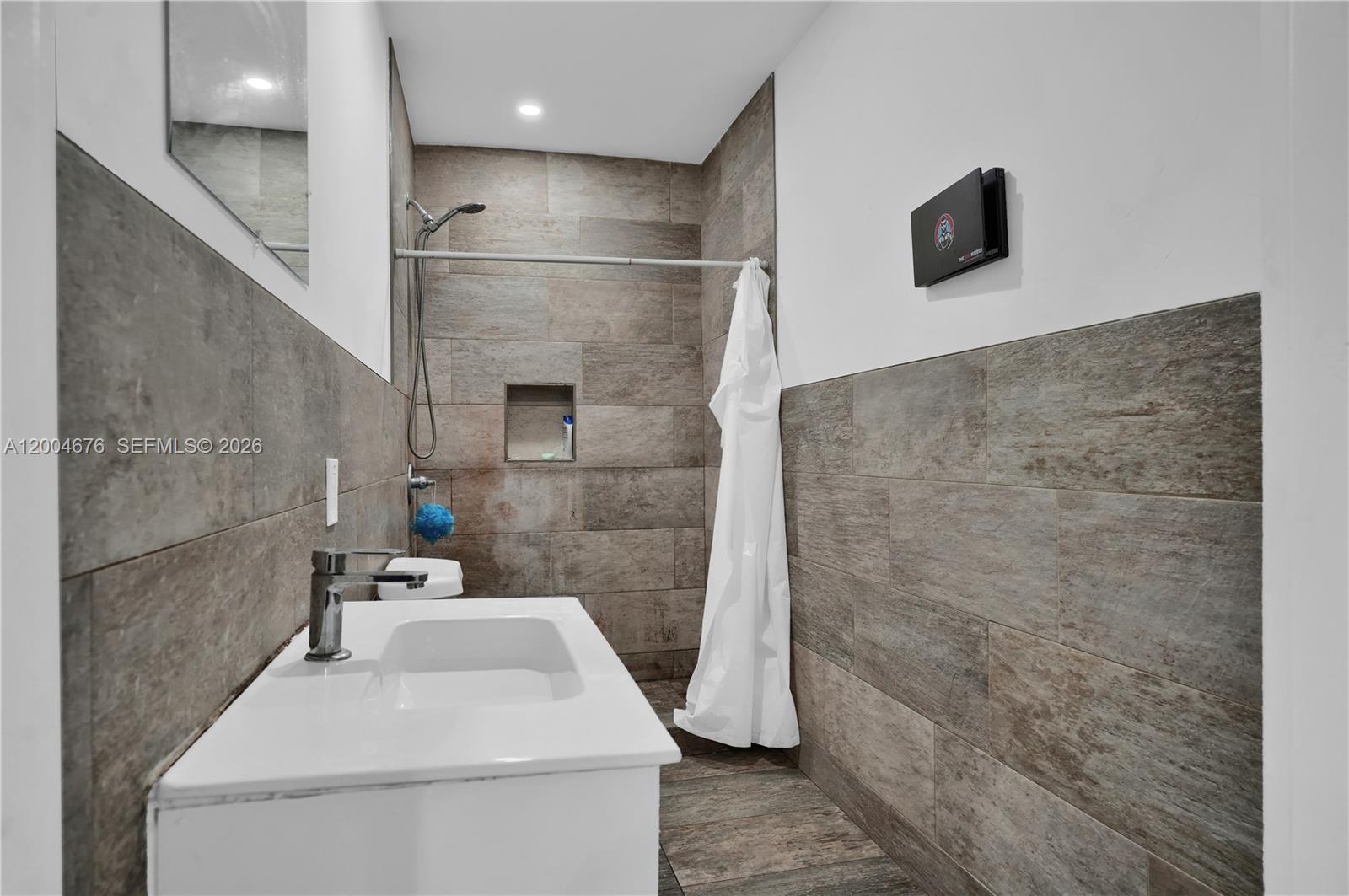   /  1557 sq. ft. $ 2026-04-20 0 Photo