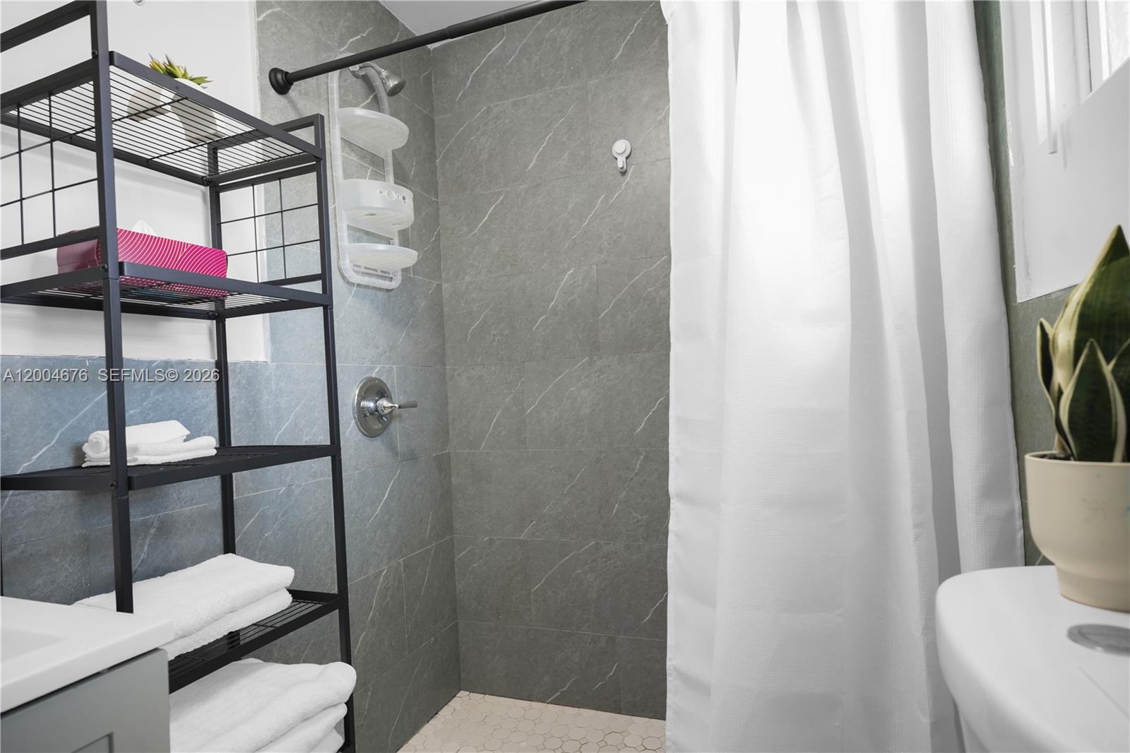   /  1557 sq. ft. $ 2026-04-20 0 Photo