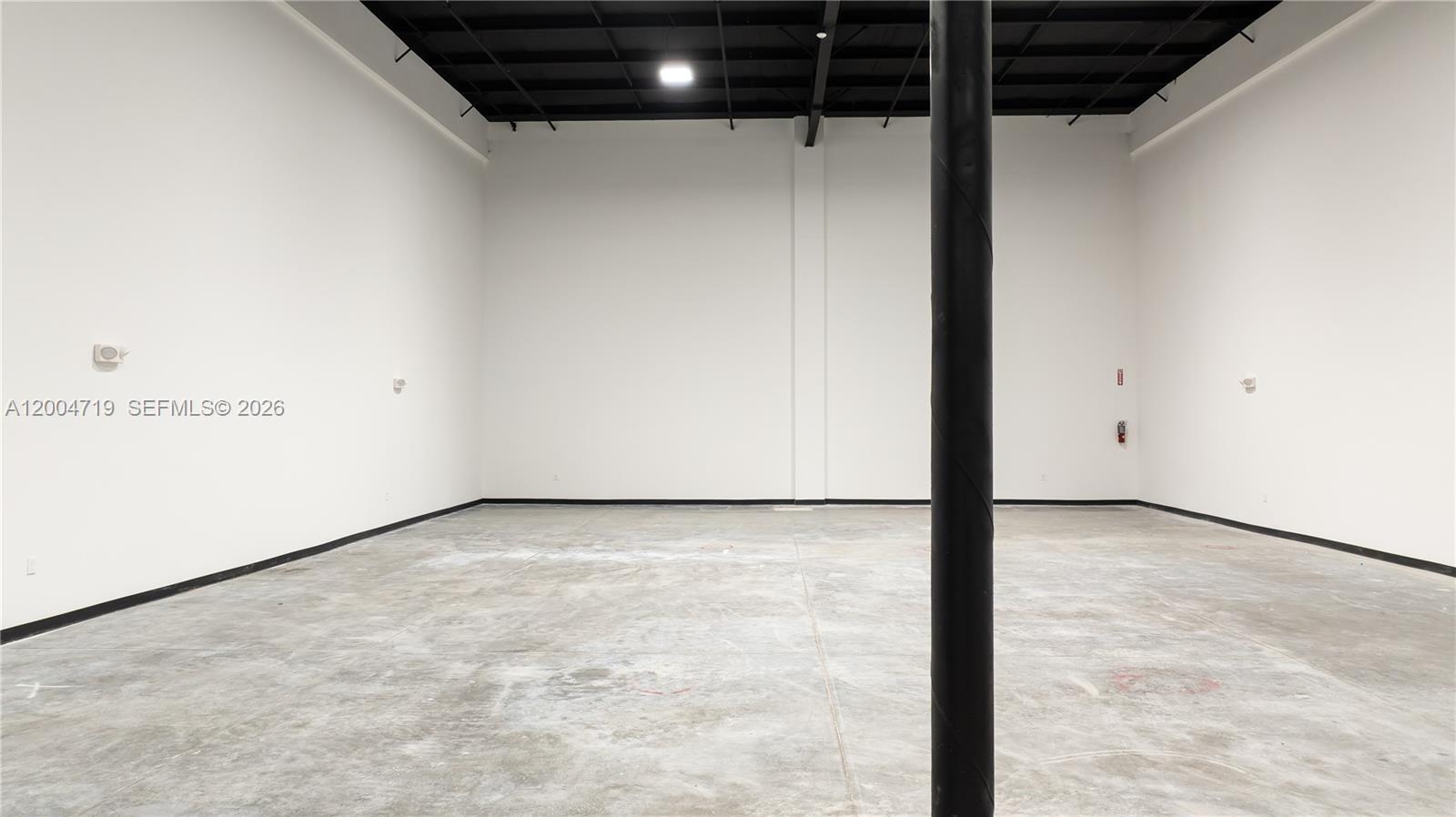 6  /   sq. ft. $ 2026-04-20 0 Photo