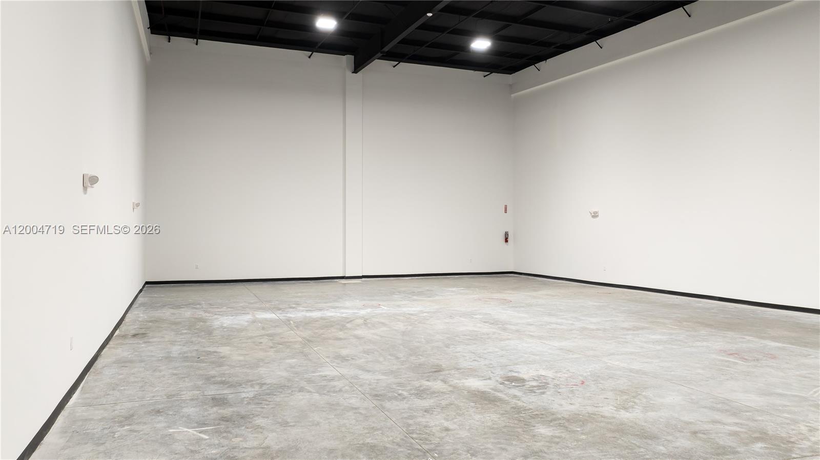 6  /   sq. ft. $ 2026-04-20 0 Photo