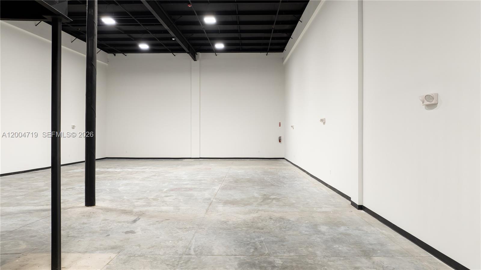 6  /   sq. ft. $ 2026-04-20 0 Photo