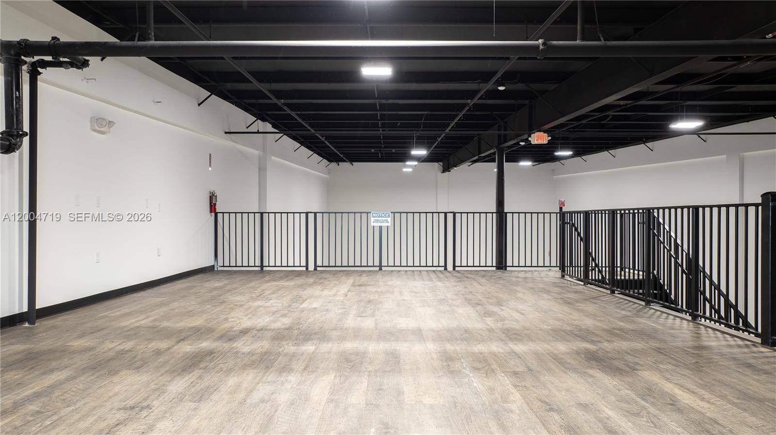 6  /   sq. ft. $ 2026-04-20 0 Photo