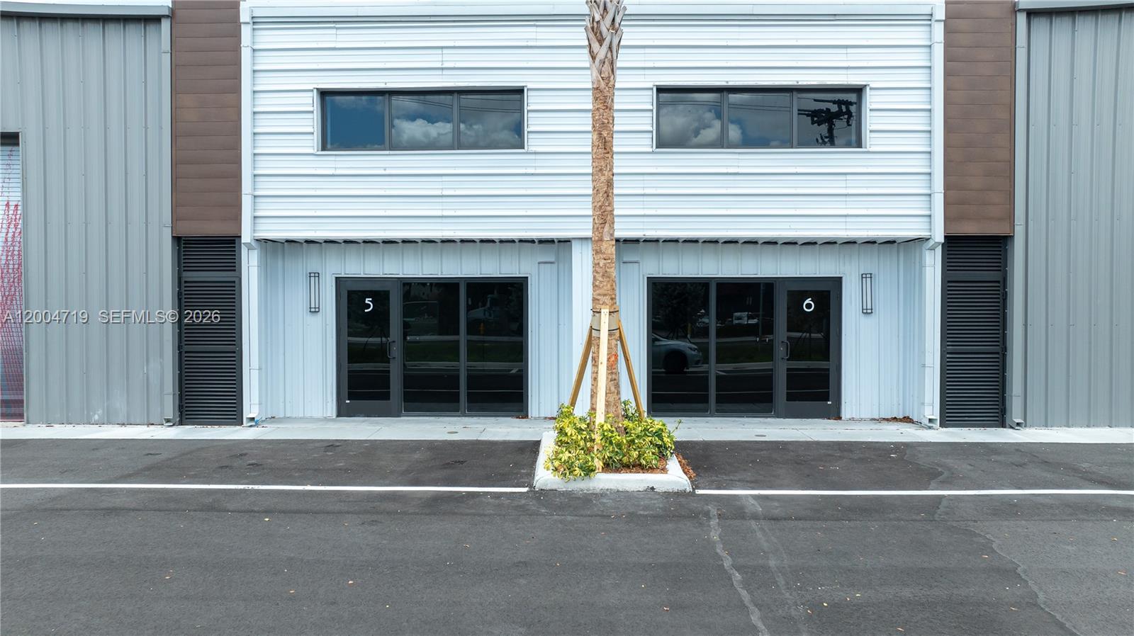 6  /   sq. ft. $ 2026-04-20 0 Photo