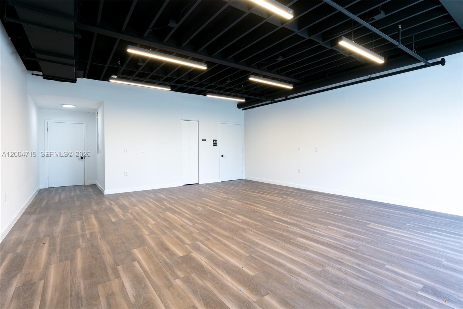 6  /   sq. ft. $ 2026-04-20 0 Photo