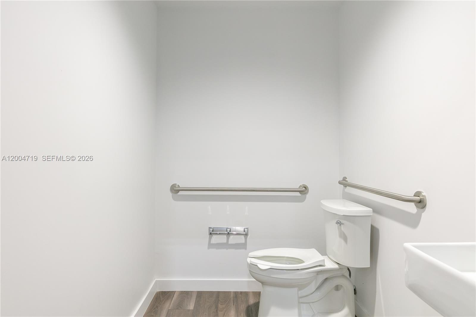 6  /   sq. ft. $ 2026-04-20 0 Photo