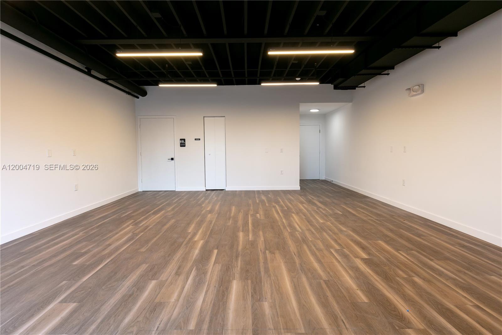 6  /   sq. ft. $ 2026-04-20 0 Photo
