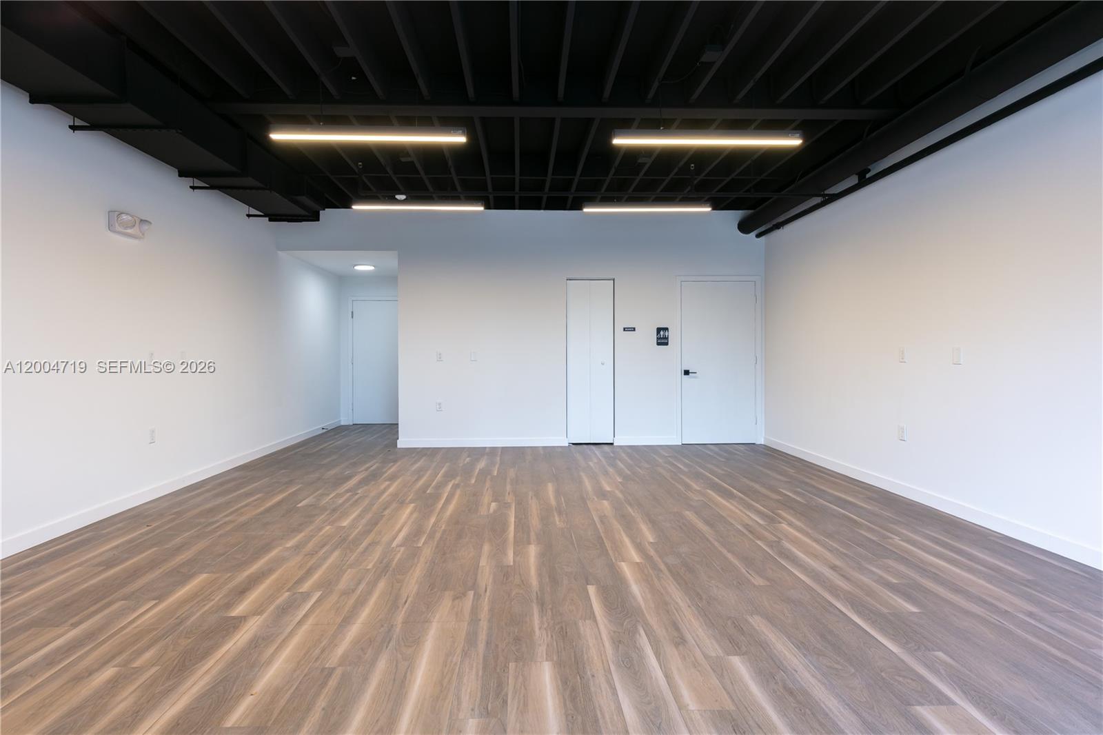6  /   sq. ft. $ 2026-04-20 0 Photo