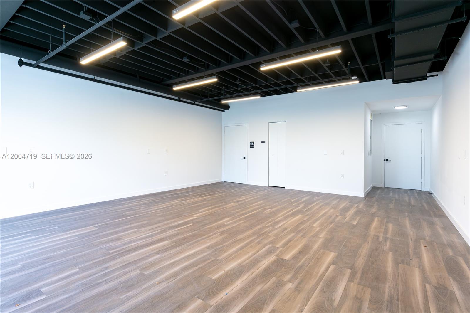 6  /   sq. ft. $ 2026-04-20 0 Photo