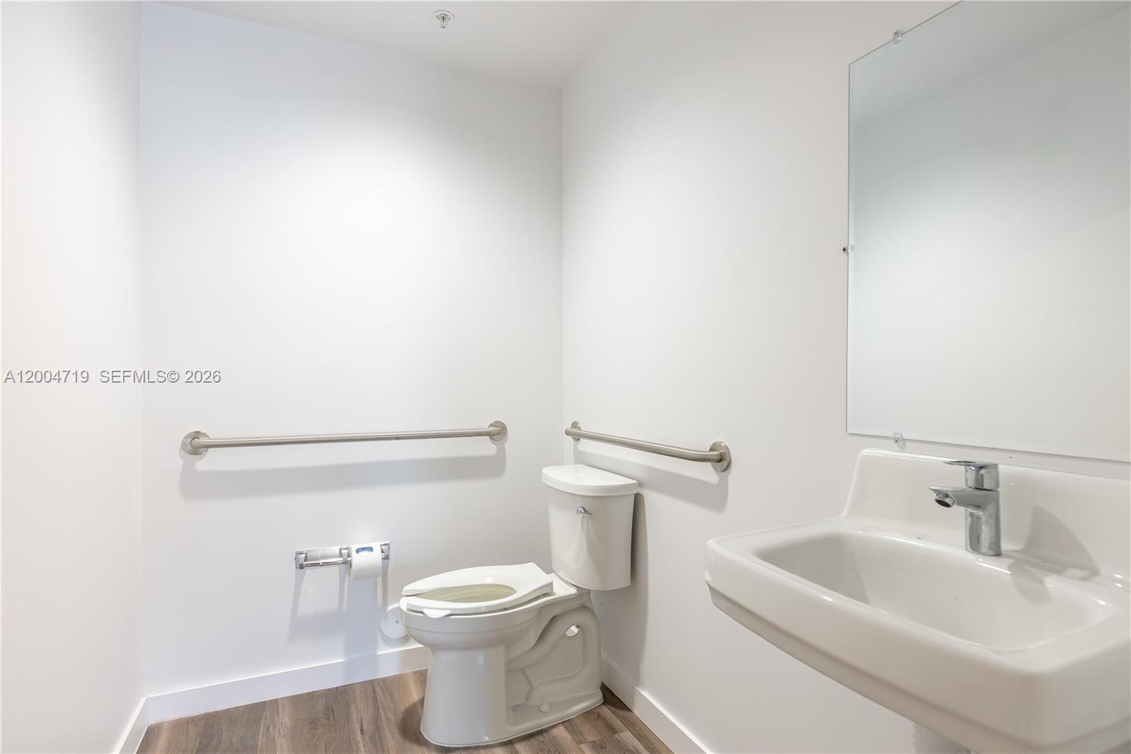 6  /   sq. ft. $ 2026-04-20 0 Photo