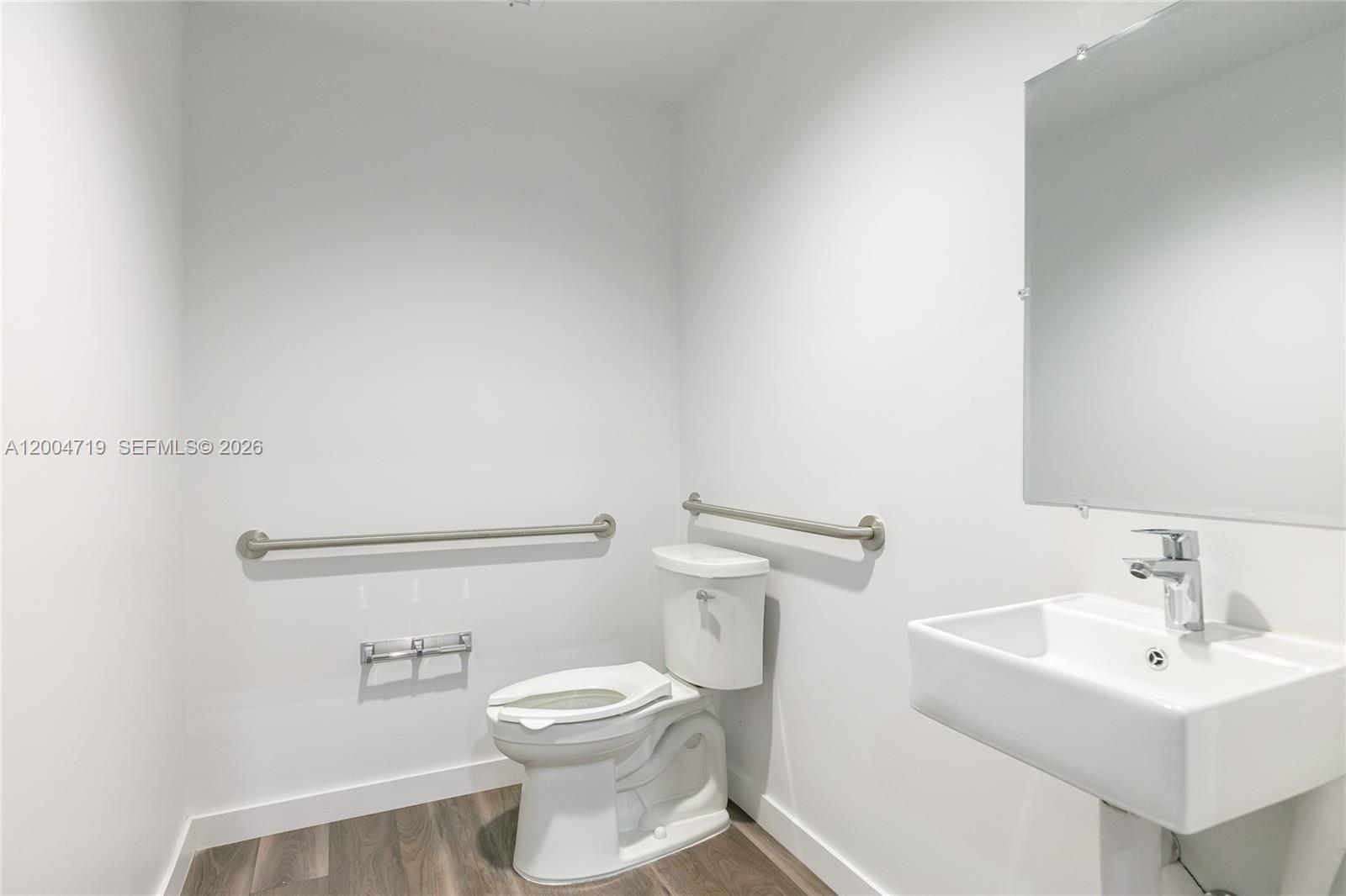 6  /   sq. ft. $ 2026-04-20 0 Photo