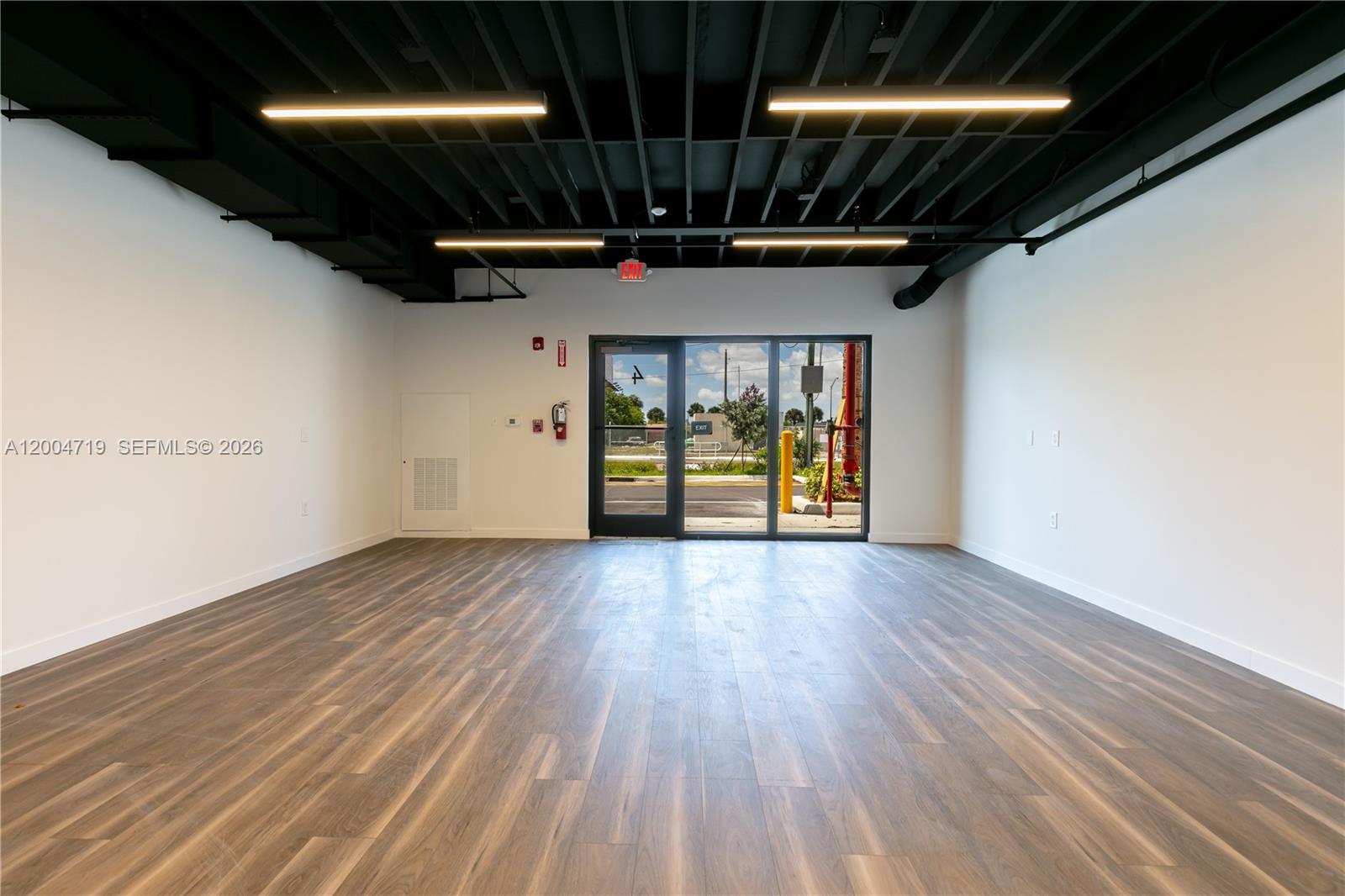 6  /   sq. ft. $ 2026-04-20 0 Photo
