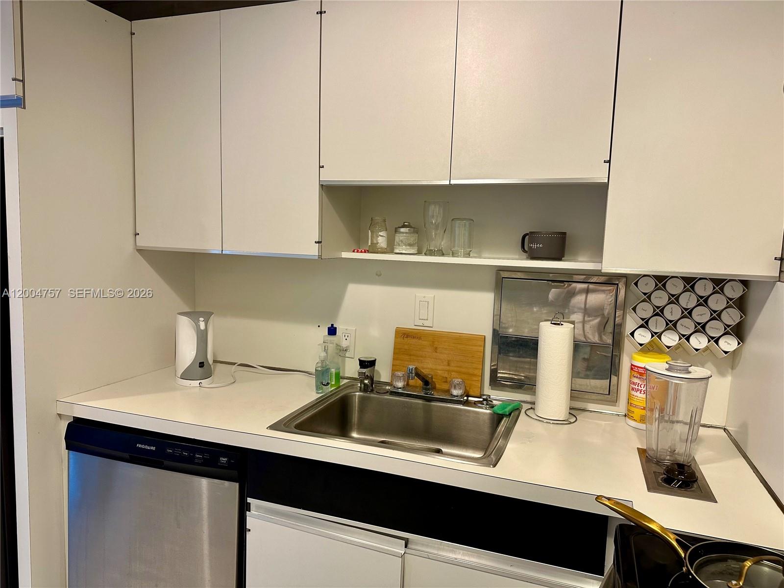 1503 2 / 2 1331 sq. ft. $ 2026-04-22 0 Photo