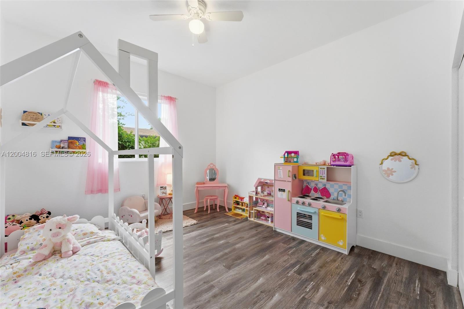 Ver detalles 5628 3 / 2 1798 sq. ft. $ 2026-05-21 0 foto