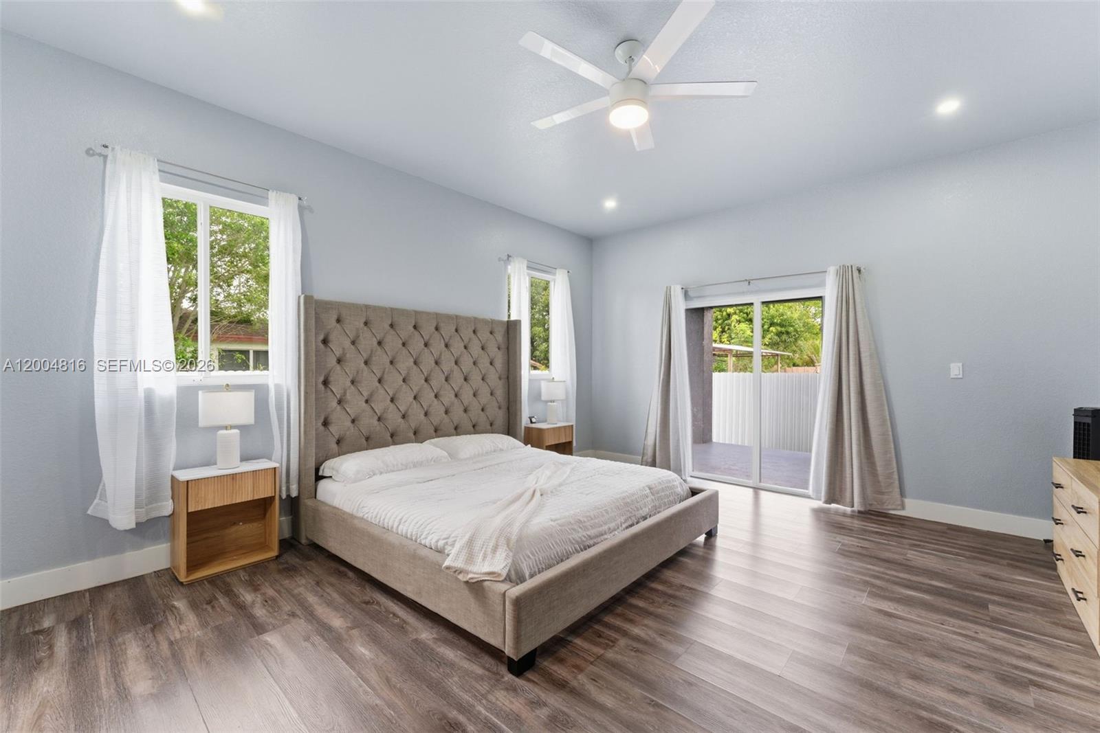 Ver detalles 5628 3 / 2 1798 sq. ft. $ 2026-05-21 0 foto