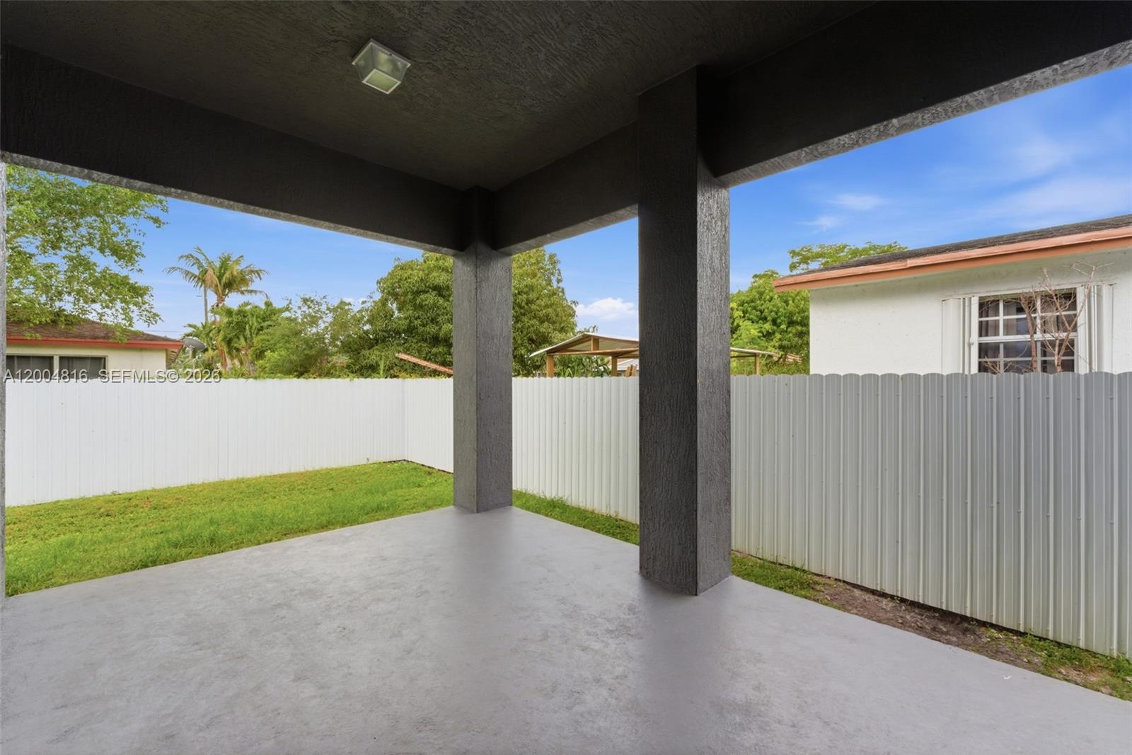Ver detalles 5628 3 / 2 1798 sq. ft. $ 2026-05-21 0 foto