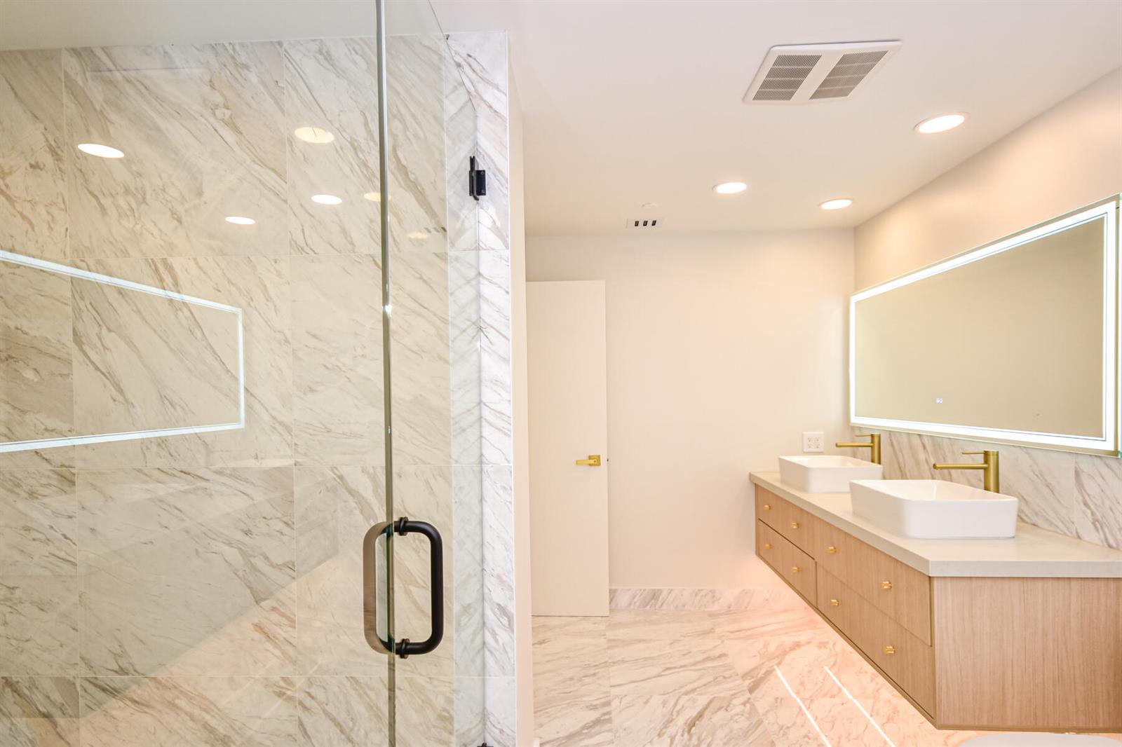 Photo of 10101 Collins #7d, Bal Harbour, Florida, 33154 - _DSC3450