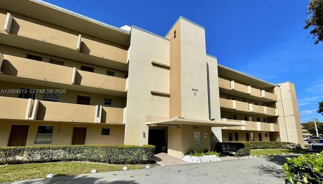 Ver detalles D201 2 / 2 1156 sq. ft. $ 2026-04-21 0 foto