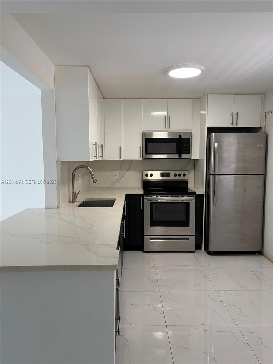 Ver detalles D201 2 / 2 1156 sq. ft. $ 2026-04-21 0 foto