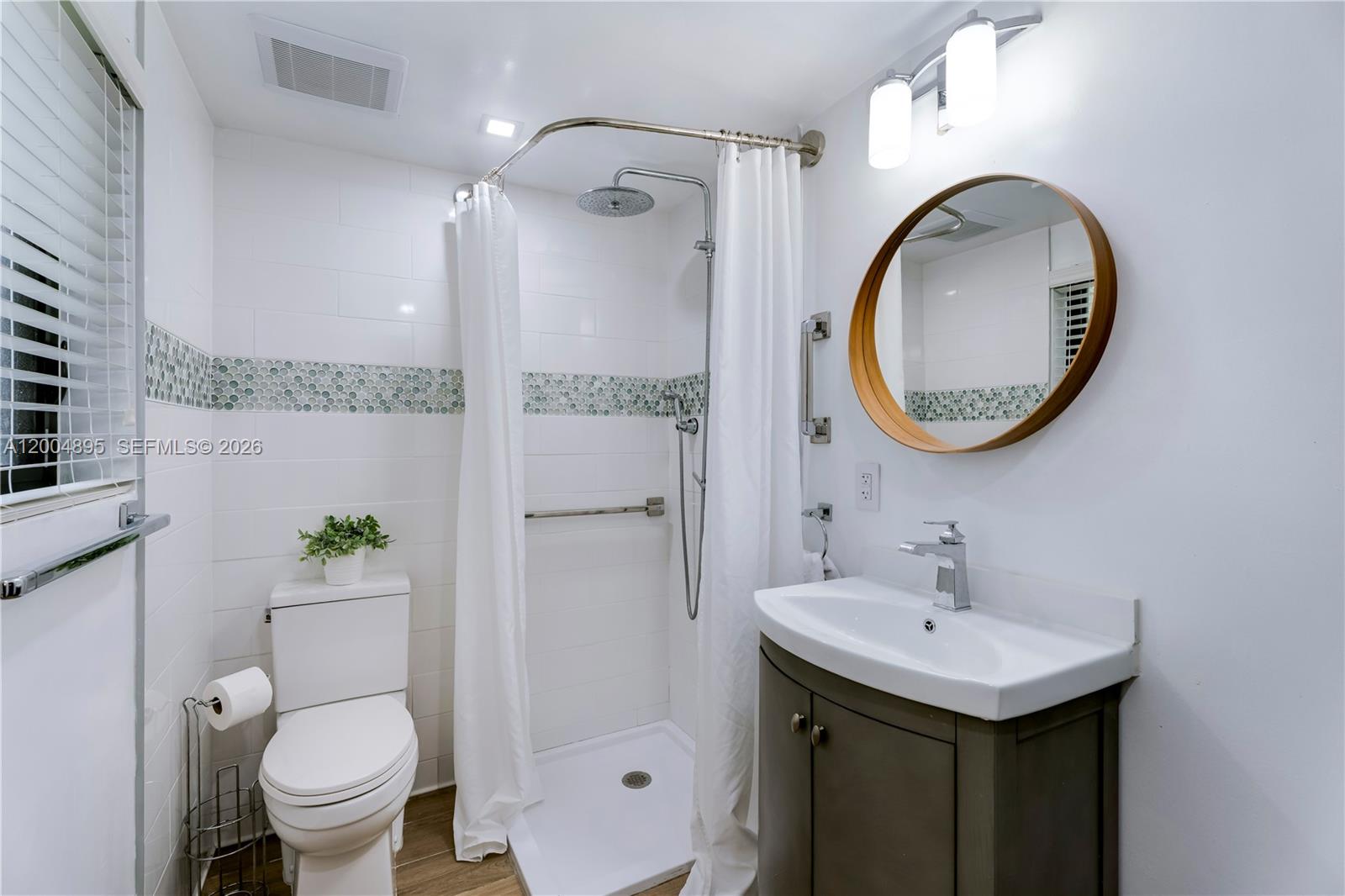 See details / sq. ft. $ 2026-04-21 0 Photo