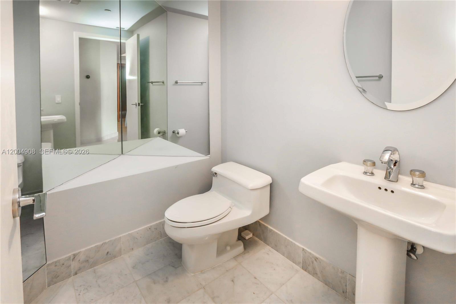 Photo of 3802 207th St  #2604, Aventura, Florida, 33180 - Powder Room