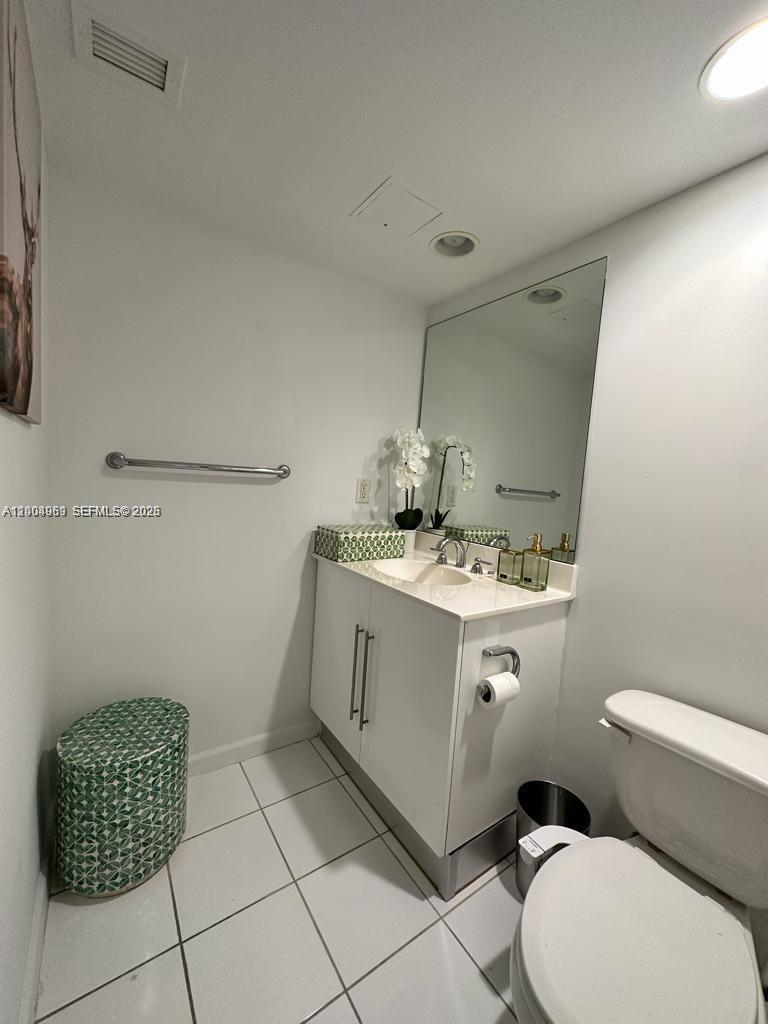 Photo of 3000 Ocean Dr  #414, Hollywood, Florida, 33019 - 