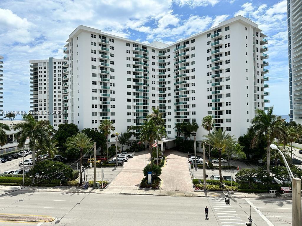 Photo of 3000 Ocean Dr  #414, Hollywood, Florida, 33019 - 