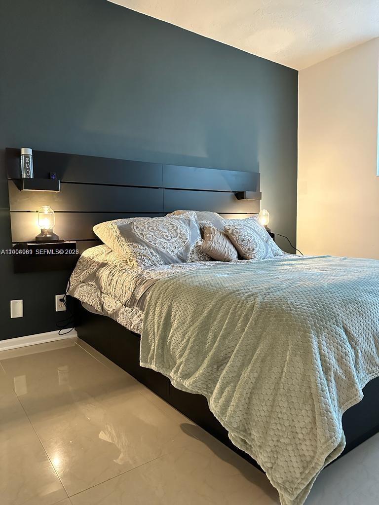 Photo of 3000 Ocean Dr  #414, Hollywood, Florida, 33019 - 
