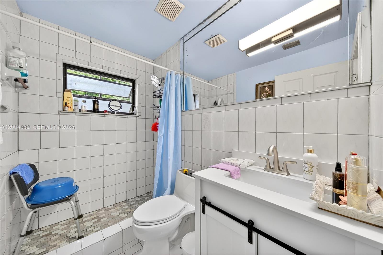 See details / 3158 sq. ft. $ 2026-04-21 0 Photo