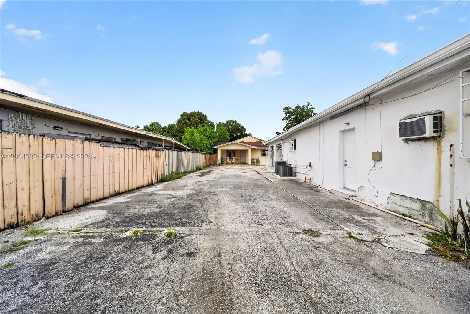 See details / 3158 sq. ft. $ 2026-04-21 0 Photo