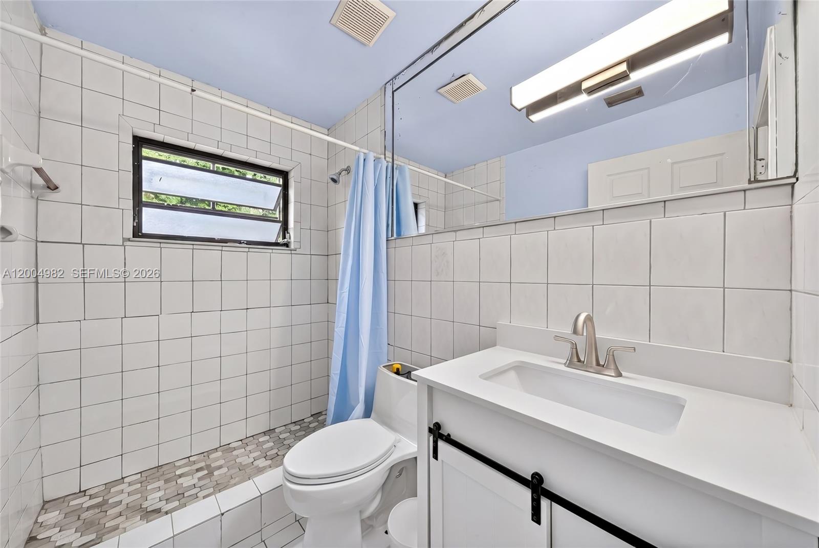 See details / 3158 sq. ft. $ 2026-04-21 0 Photo