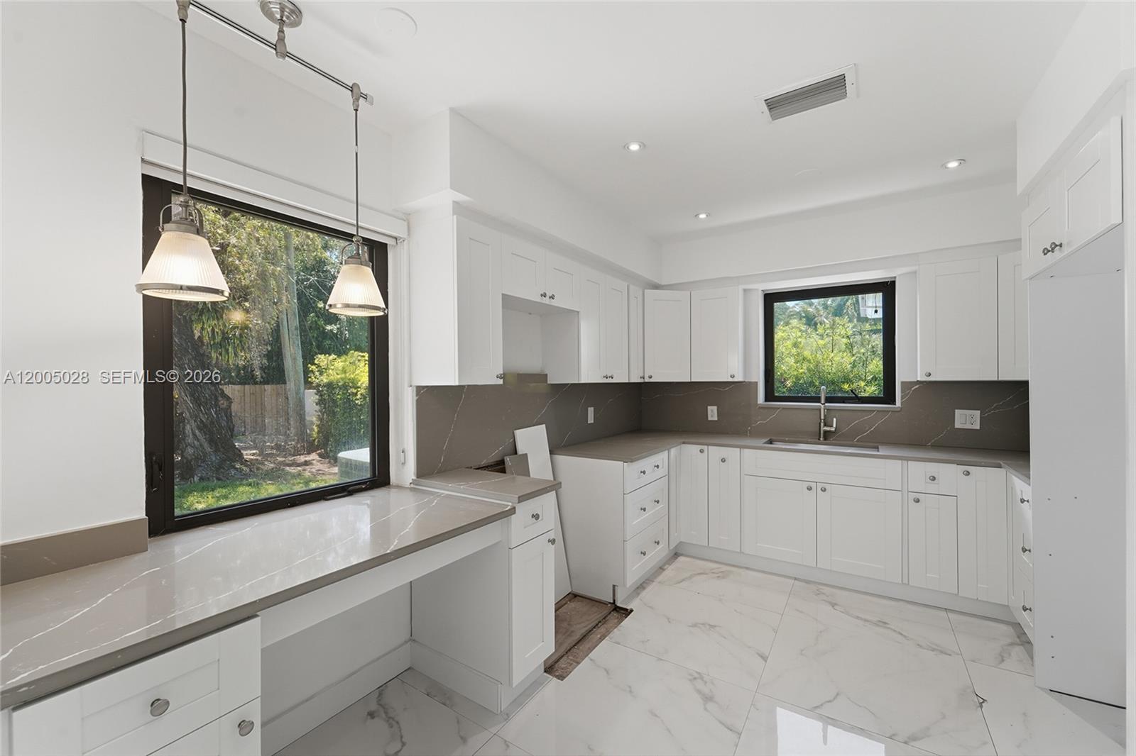 1020 3 / 3 2123 sq. ft. $ 2026-04-21 0 Photo