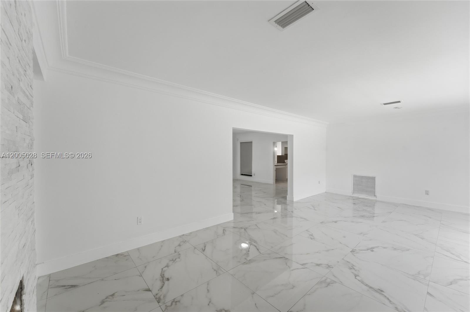 1020 3 / 3 2123 sq. ft. $ 2026-04-21 0 Photo