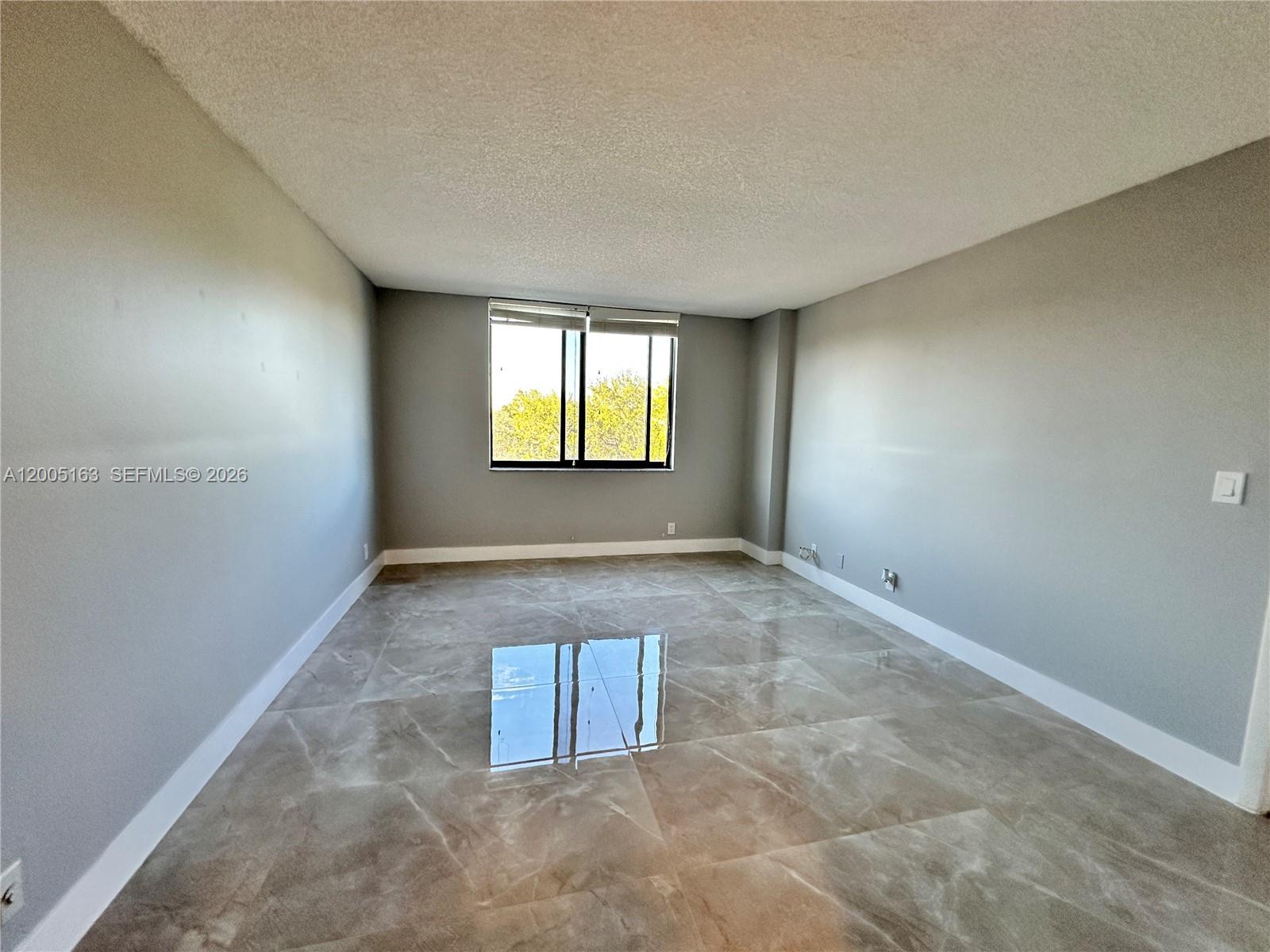 See details 315 2 / 2 1150 sq. ft. $ 2026-04-21 0 Photo