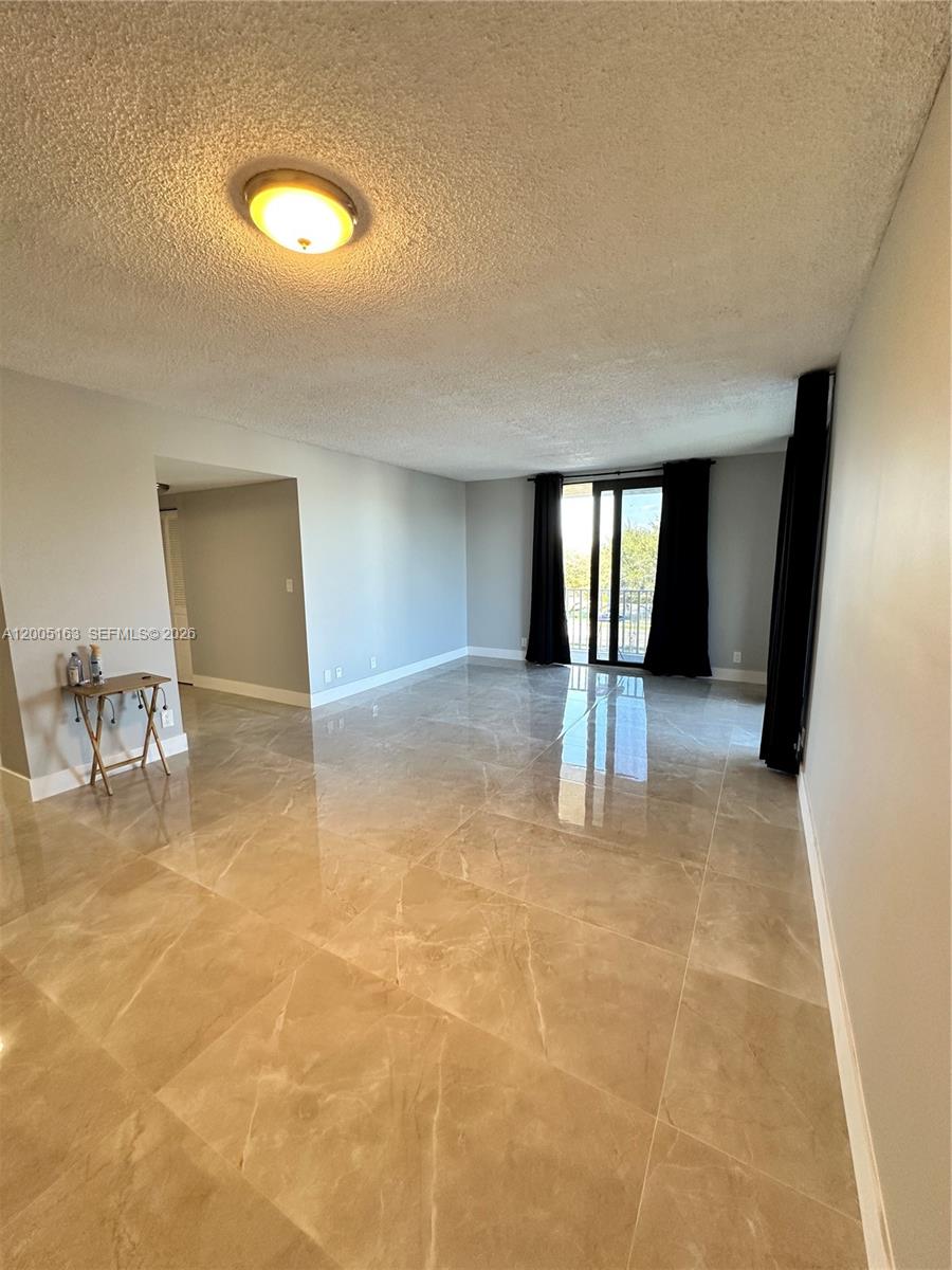 See details 315 2 / 2 1150 sq. ft. $ 2026-04-21 0 Photo