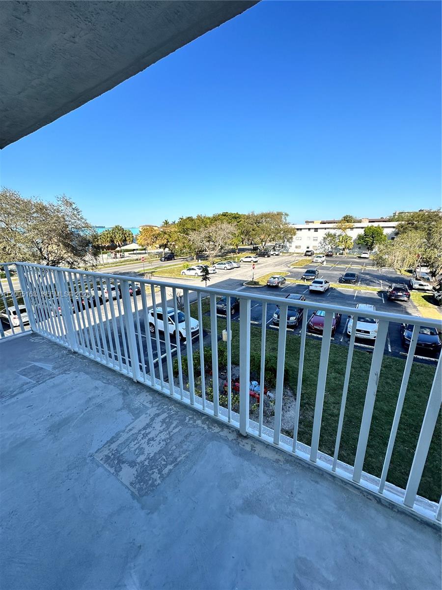 See details 315 2 / 2 1150 sq. ft. $ 2026-04-21 0 Photo