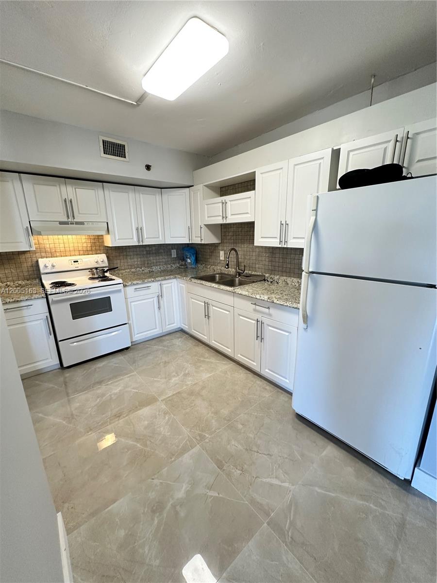 See details 315 2 / 2 1150 sq. ft. $ 2026-04-21 0 Photo