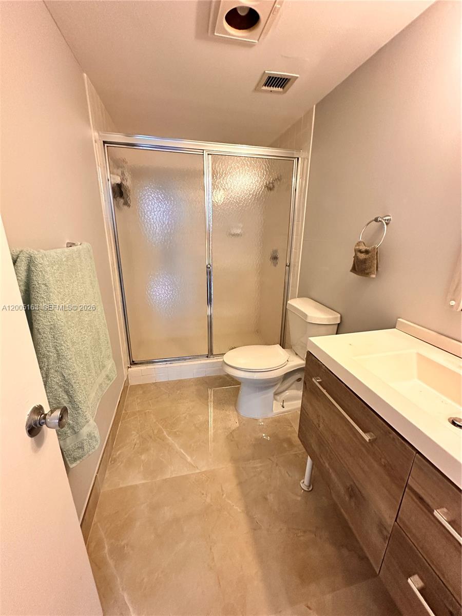 See details 315 2 / 2 1150 sq. ft. $ 2026-04-21 0 Photo