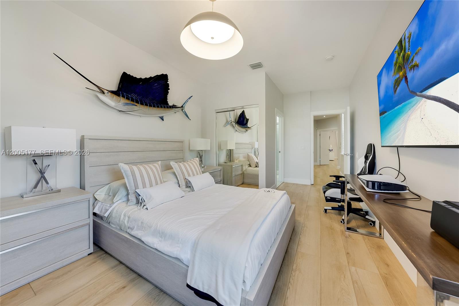 Photo of 1366 Harbor Vw W  (1366), Hollywood, Florida, 33019 - 