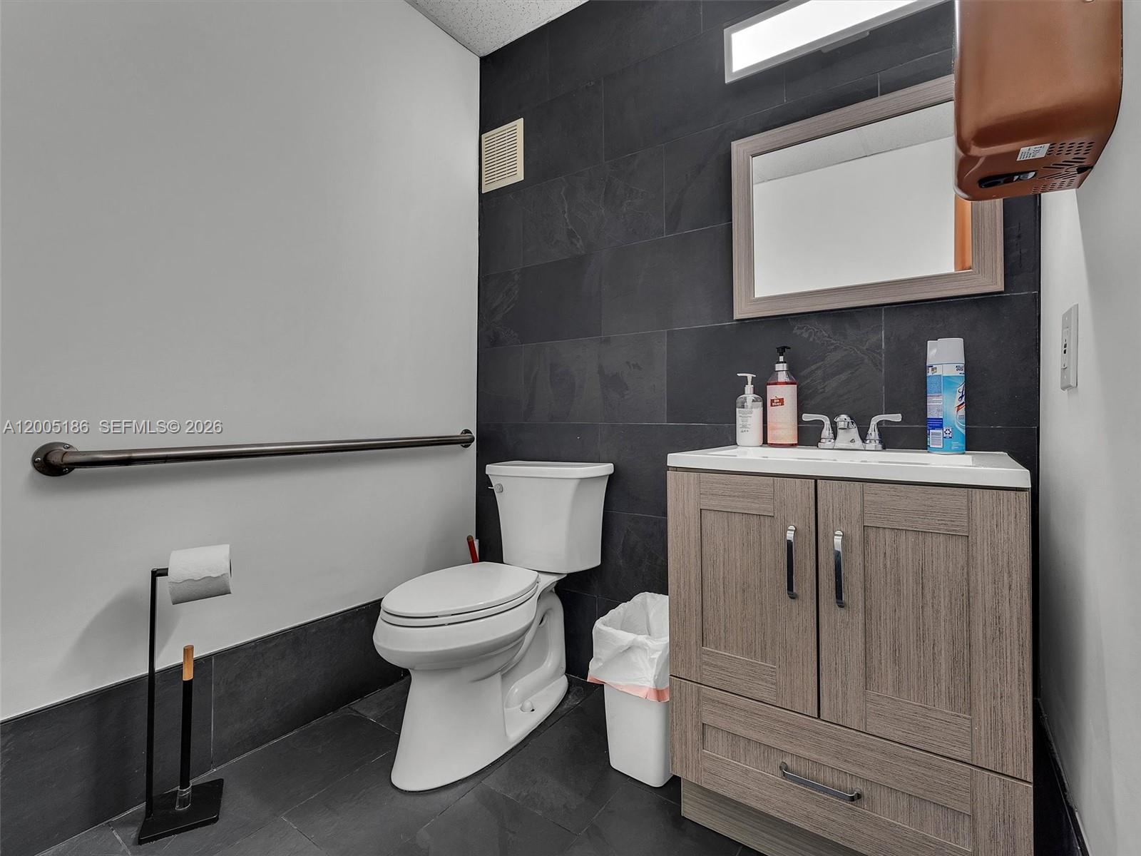   /   sq. ft. $ 2026-04-21 0 Photo