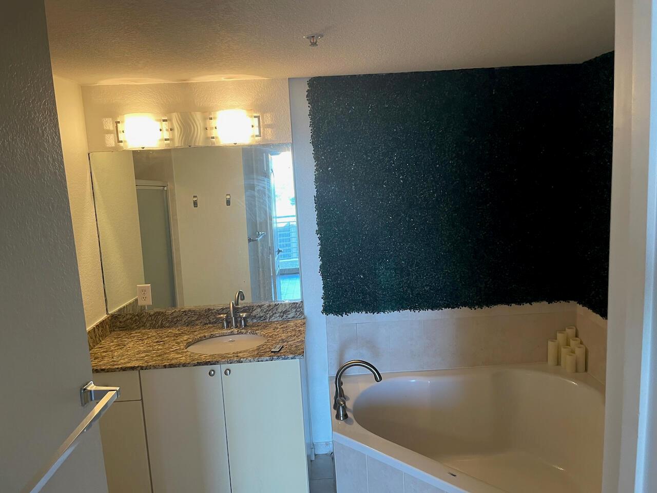 Photo of 1830 Radius #307, Hollywood, Florida, 33020 - IMG_3688