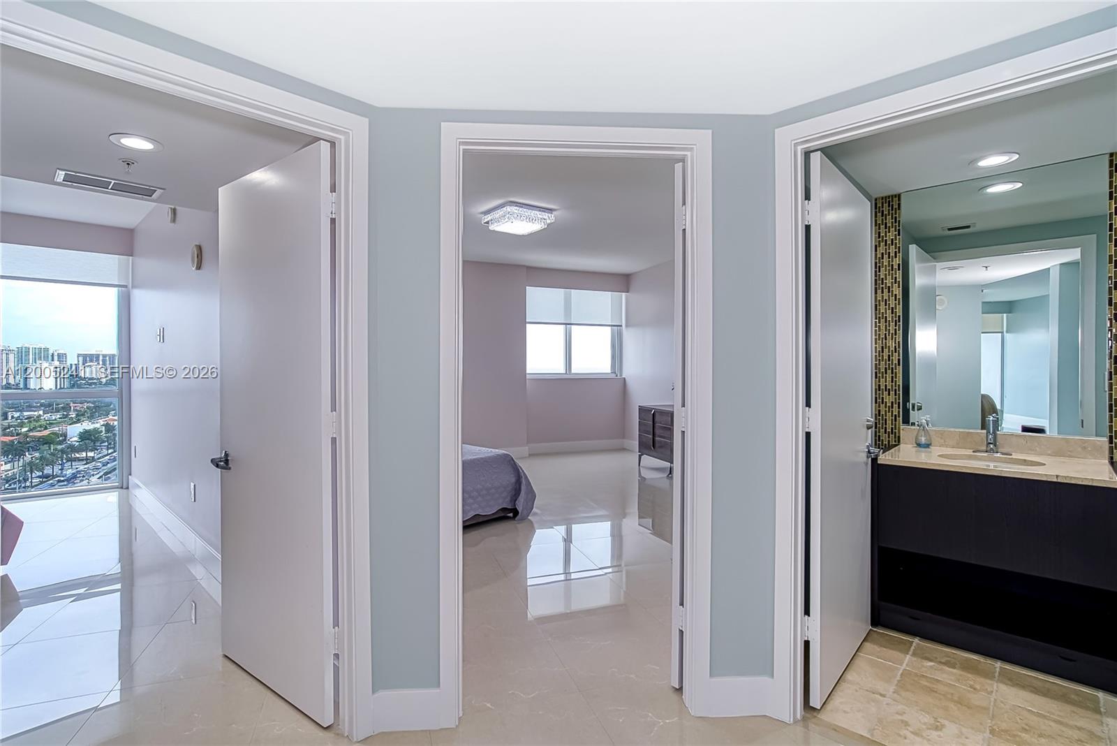 1701 2 / 3 1649 кв.футов $ 2026-04-21 0 Фото