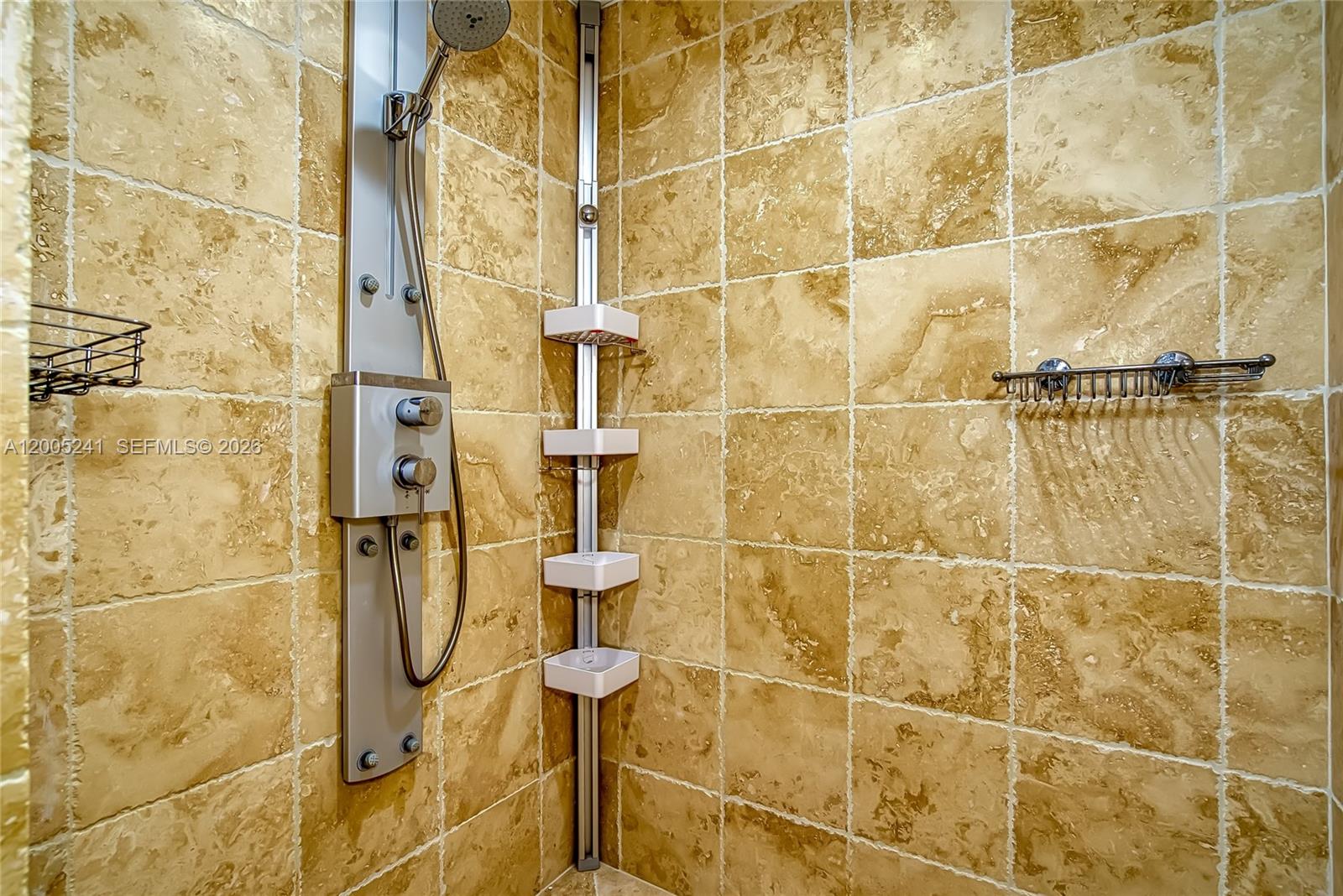 1701 2 / 3 1649 кв.футов $ 2026-04-21 0 Фото