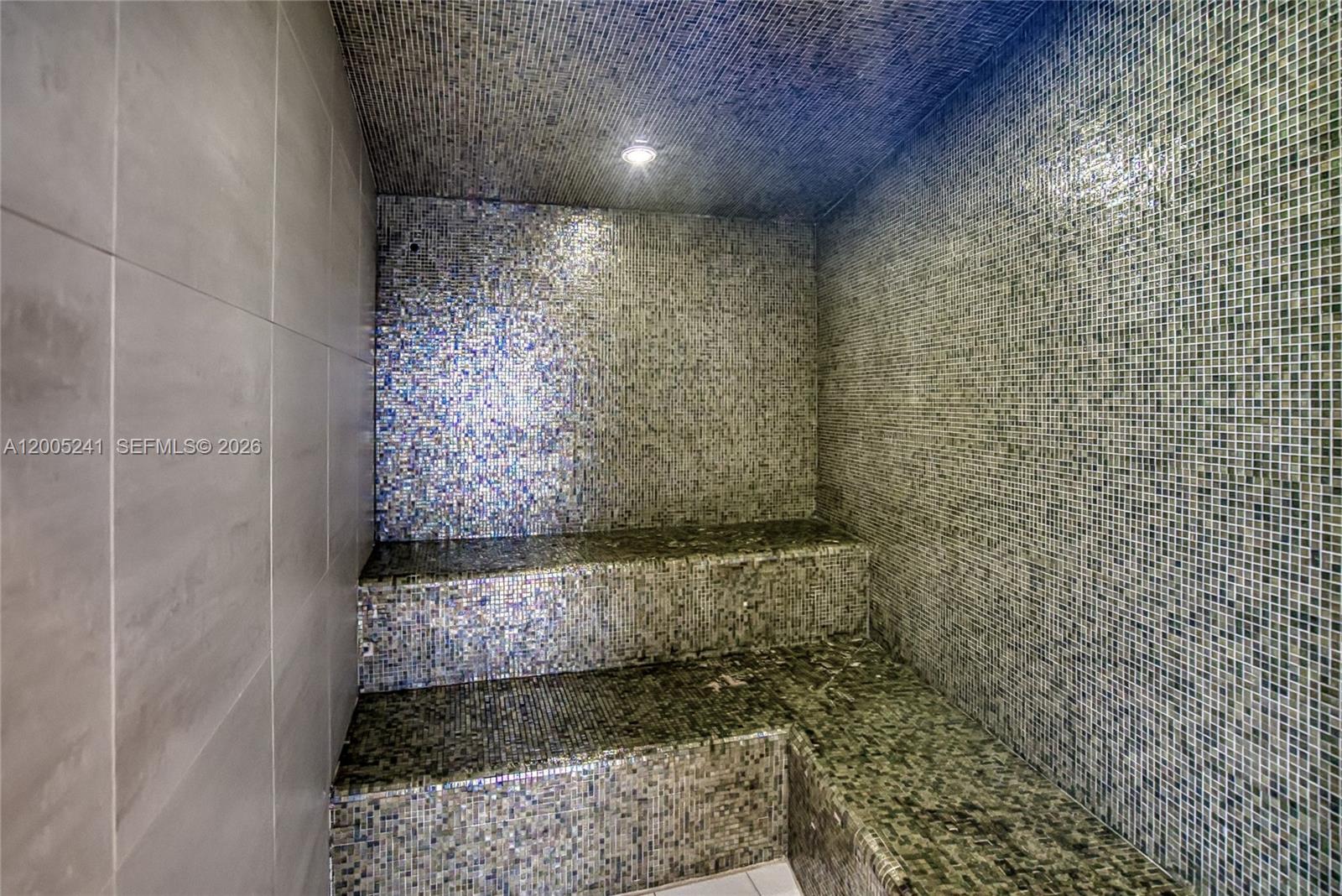 1701 2 / 3 1649 кв.футов $ 2026-04-21 0 Фото