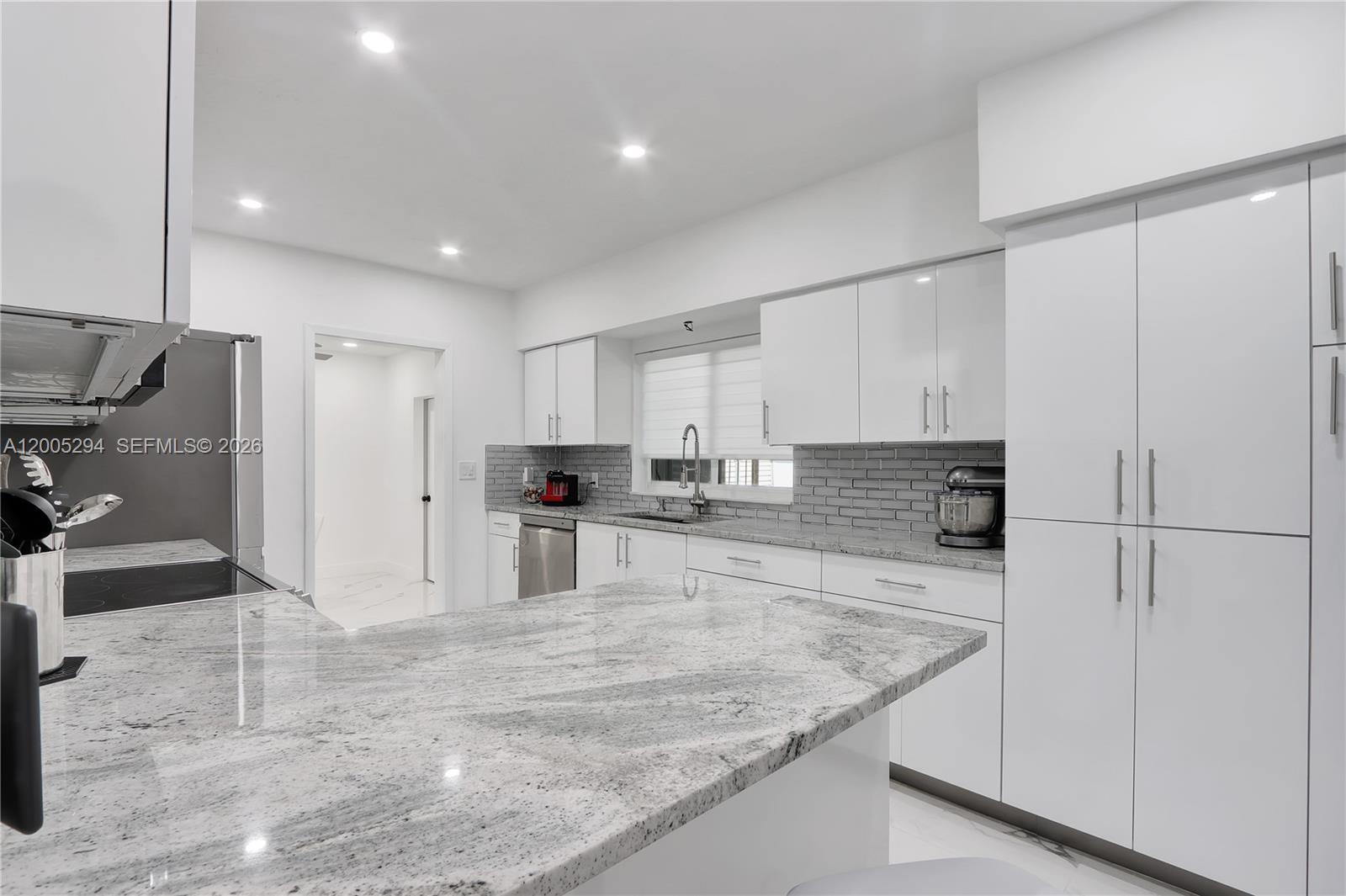 See details / 3620 sq. ft. $ 2026-04-21 0 Photo