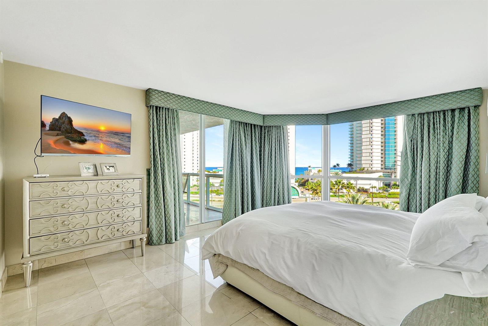 Photo of 16400 Collins  #641, Sunny Isles Beach, Florida, 33160 - 62-web-or-mls-DSC08692
