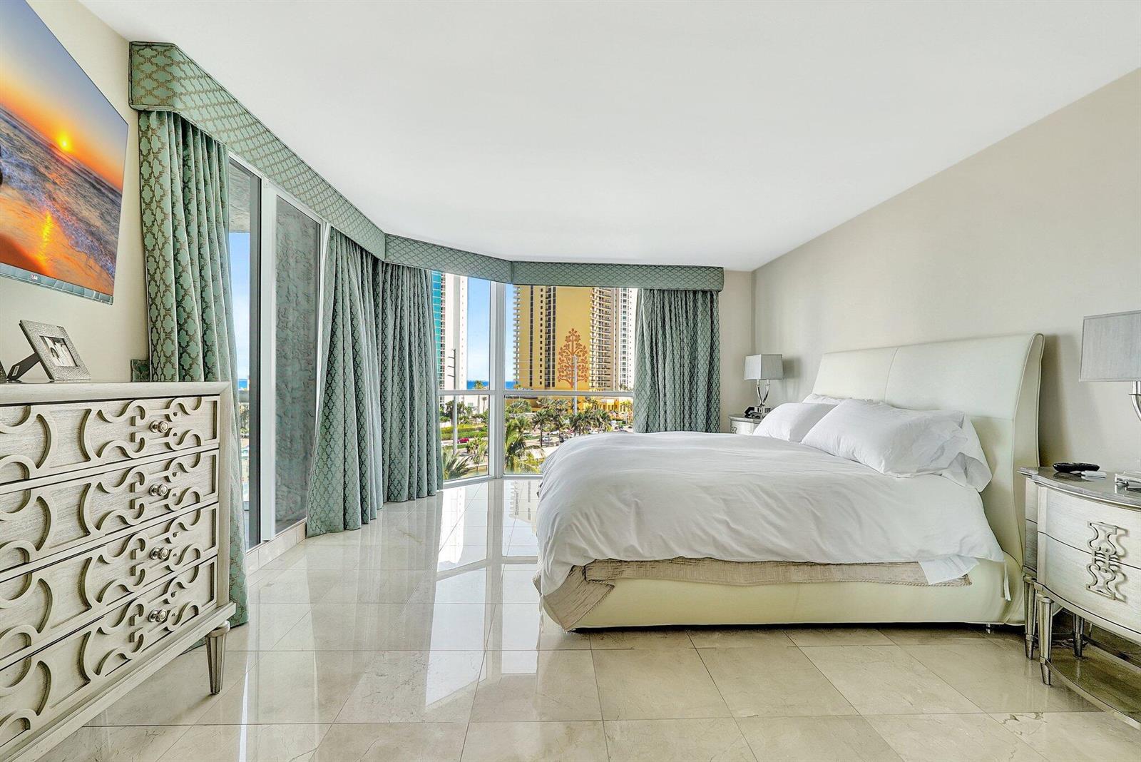 Photo of 16400 Collins  #641, Sunny Isles Beach, Florida, 33160 - 58-web-or-mls-DSC08672