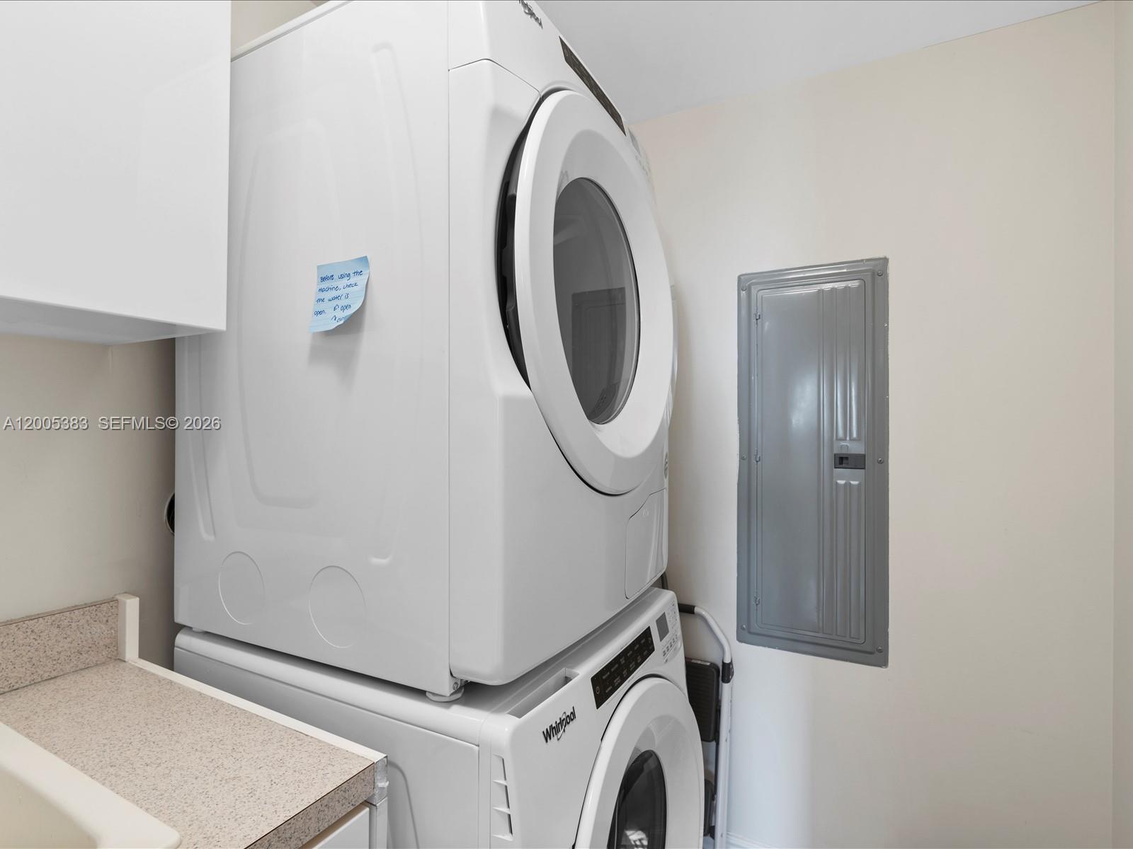 3305 3 / 3 2214 sq. ft. $ 2026-04-21 0 Photo