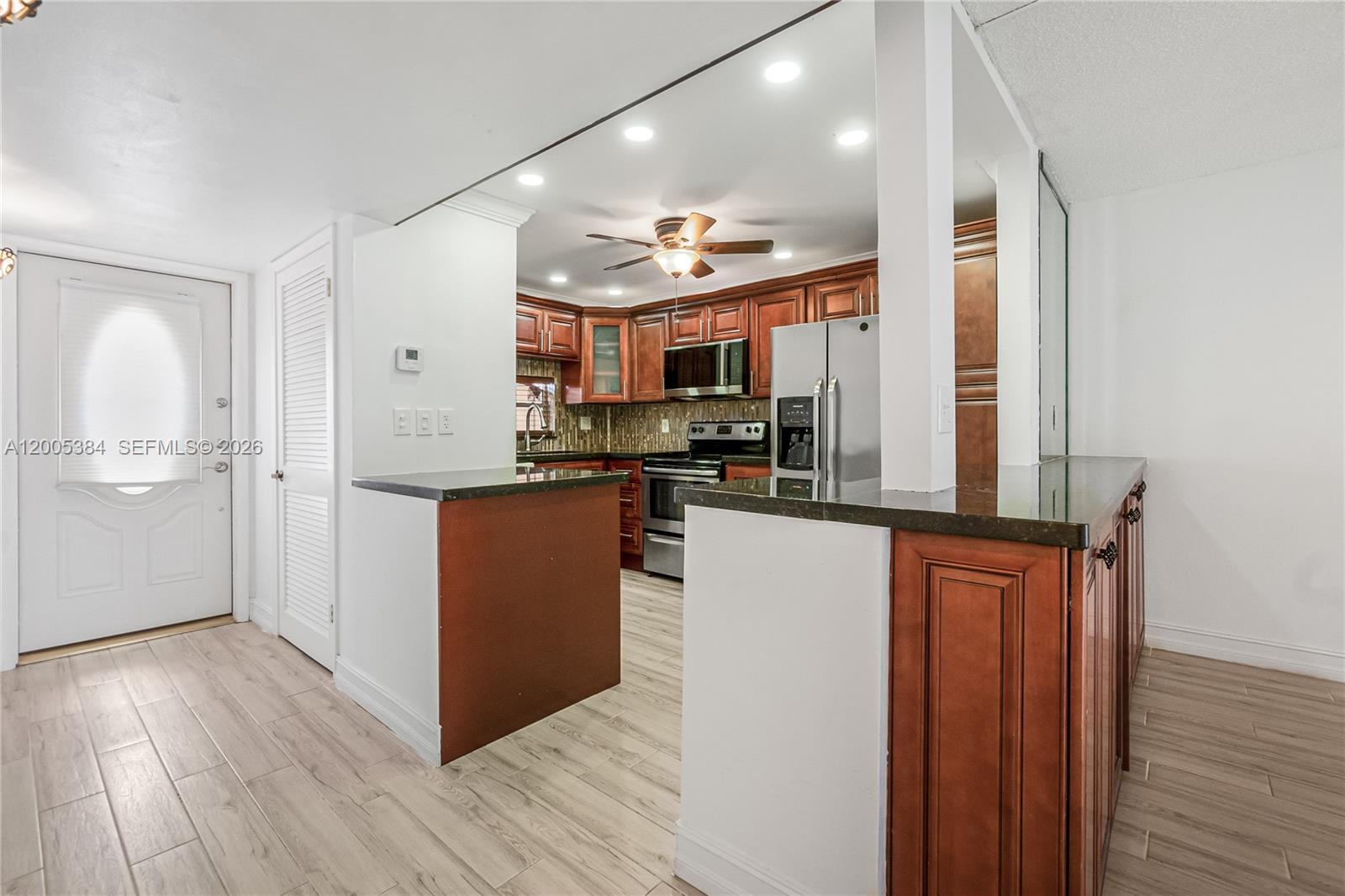 209 2 / 2 1170 кв.футов $ 2026-04-21 0 Фото